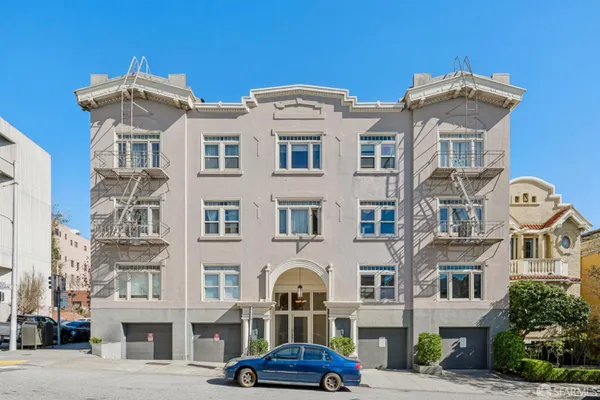 8 JORDAN AVE 6
