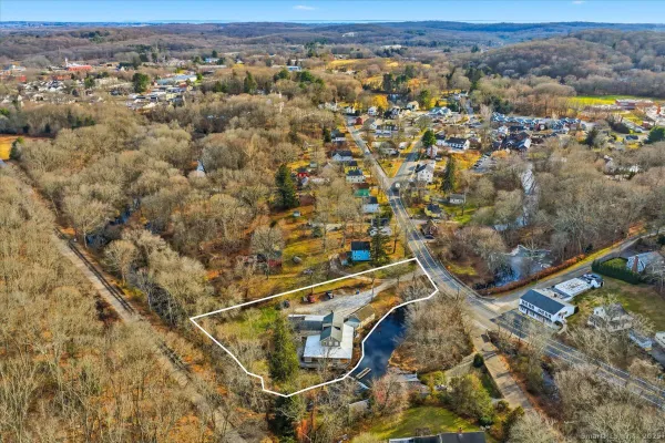 33 DEEP RIVER RD