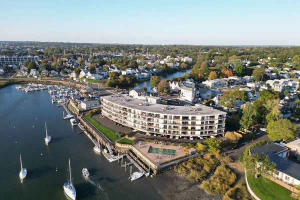 100 SEAVIEW AVE 2J