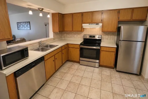 975 MERIDEN RD 91