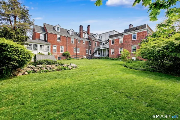 24 SAINT JOHNS PL 4