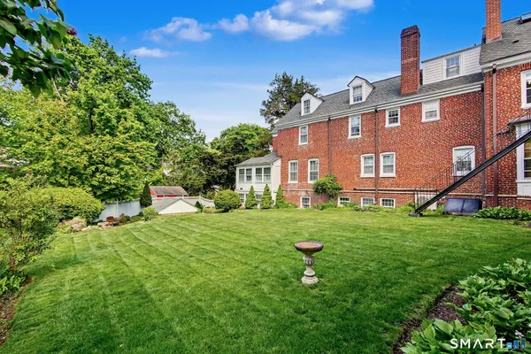 24 SAINT JOHNS PL 4