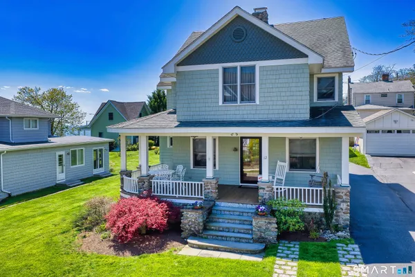 12 NORWOOD AVE