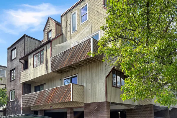 183 LIVINGSTON PL 12