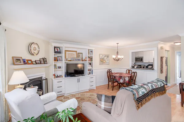 2A JEANETTE ST 19