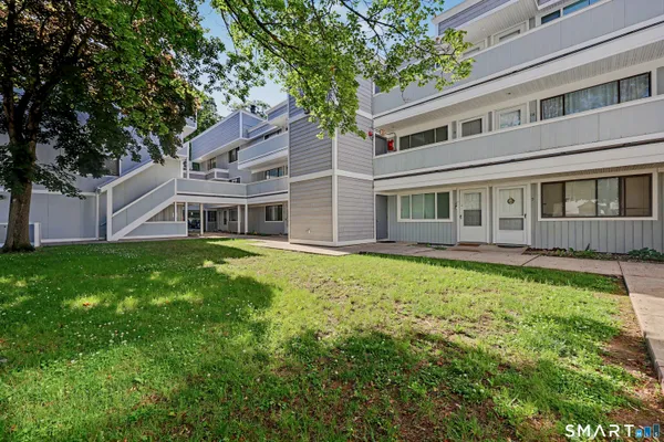 296 MAIN AVE 14