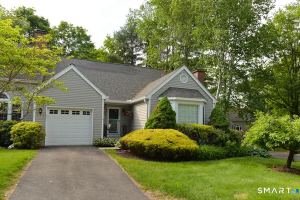 17 WOODBURY HL 17