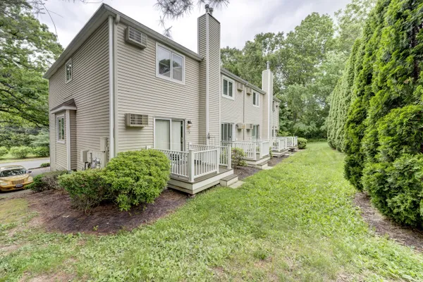 245 E WOODLAND ST 35