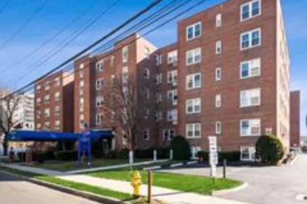 39 GLENBROOK RD 5F