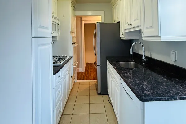 39 GLENBROOK RD 5F