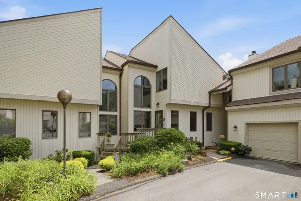 12 SPINDLE HILL RD 2C