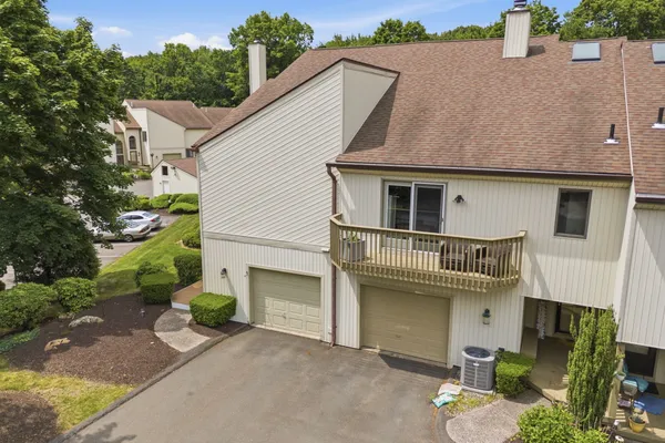 12 SPINDLE HILL RD 2C