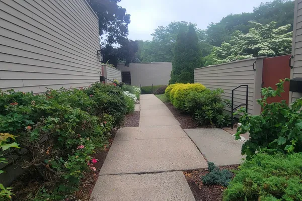 37 CHARLTON HILL RD 37