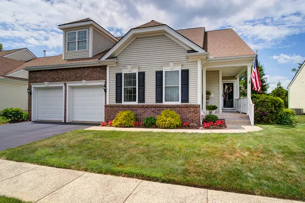 3 WADSWORTH LN