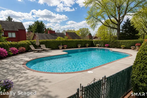 74 HOLLISTER WAY 74