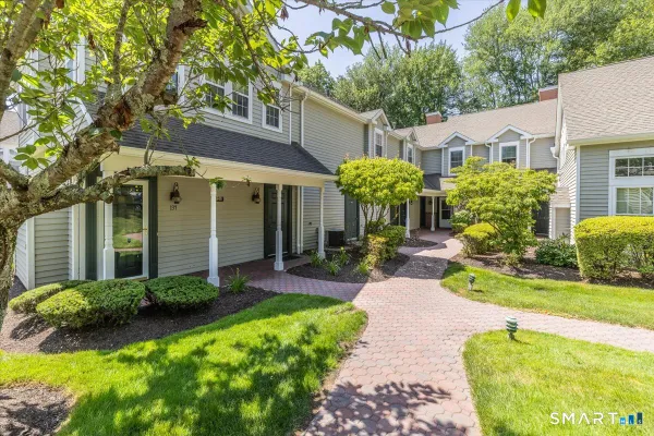 135 MAYFIELD DR 135