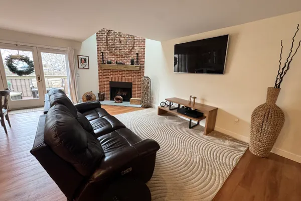 12 SPINDLE HILL RD 8G