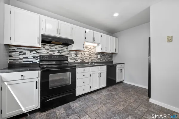 201 COLLEGE ST 20