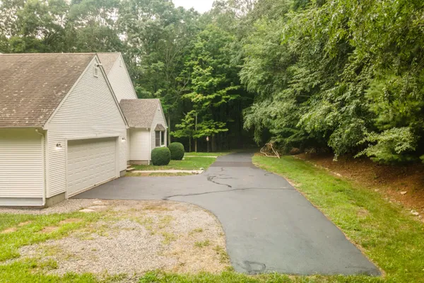 17 ESKA DR