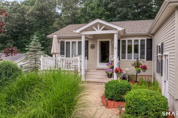 3 INDIAN HILL RD