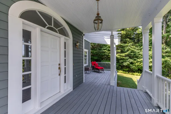 37 WOODRUFF LN