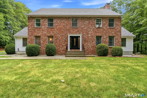 17 ESKA DR