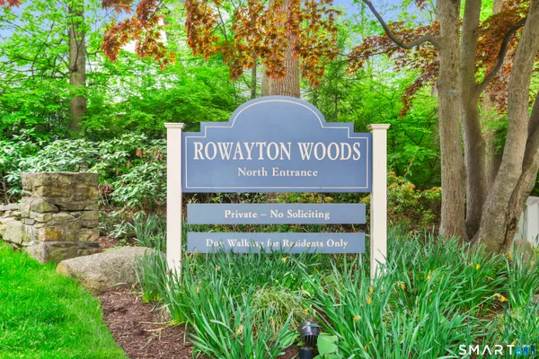 22 ROWAYTON WOODS DR 22