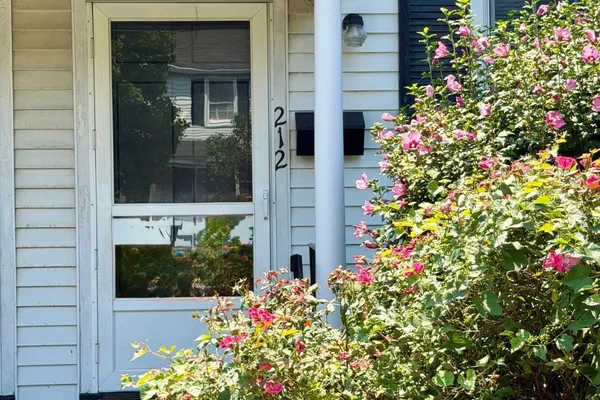 212 SYLVAN KNOLL RD
