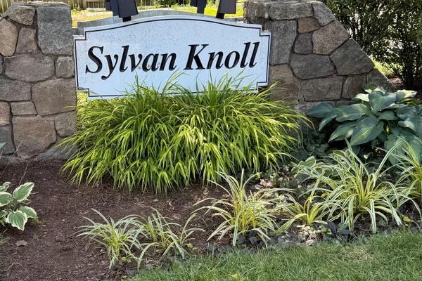 212 SYLVAN KNOLL RD