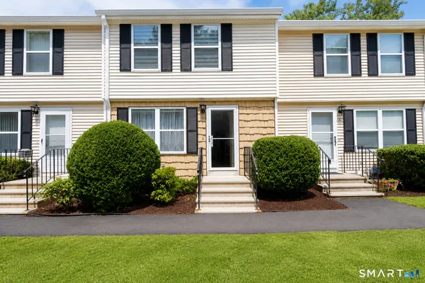 4 MULBERRY LN 4