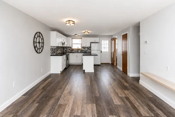4 MULBERRY LN 4