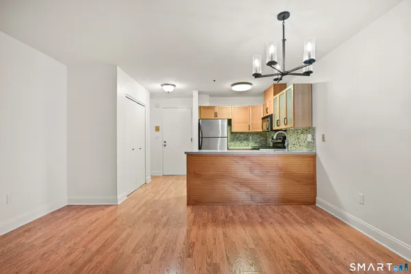 104 N ST 401