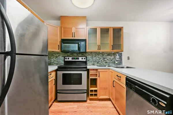 104 N ST 401