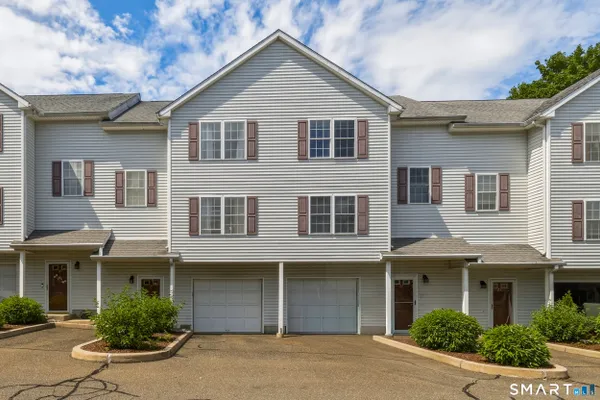 11 MANNIONS LN 21