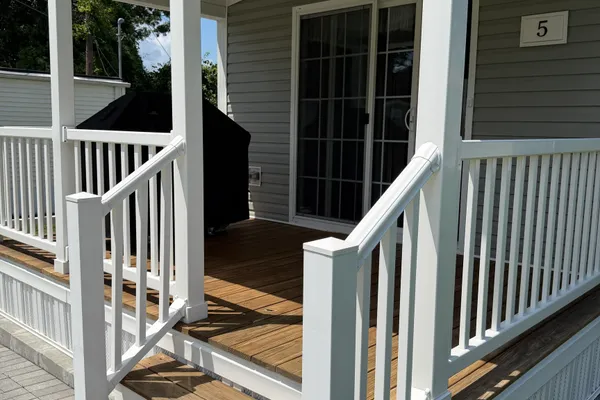 5 SUNDECK TER