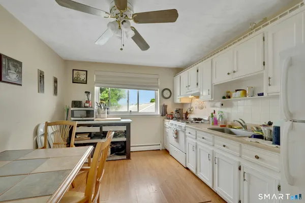 4 VAN ZANT ST B5