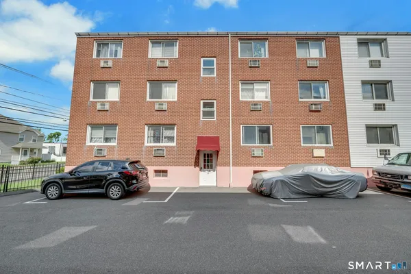 4 VAN ZANT ST B5