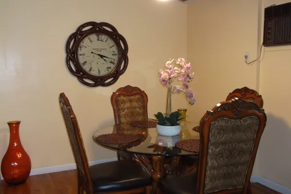 281 GARDNER AVE J4