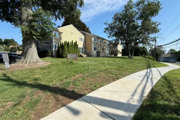 135 FLAX HILL RD 19