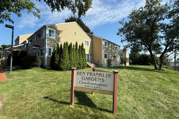 135 FLAX HILL RD 19