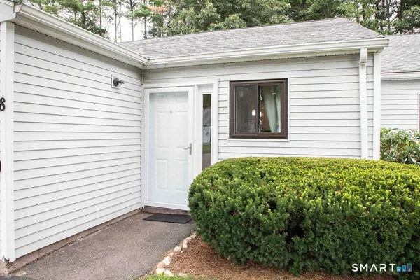 8 KNOLL LN 8