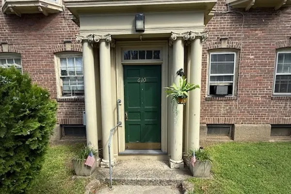 610 WILMOT AVE 2