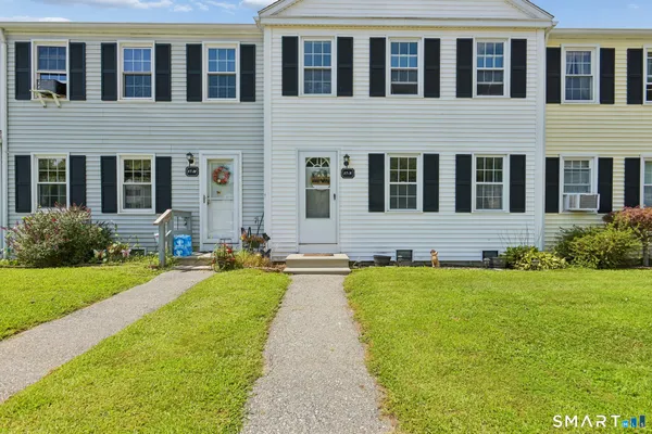 17 LAKESIDE DR N
