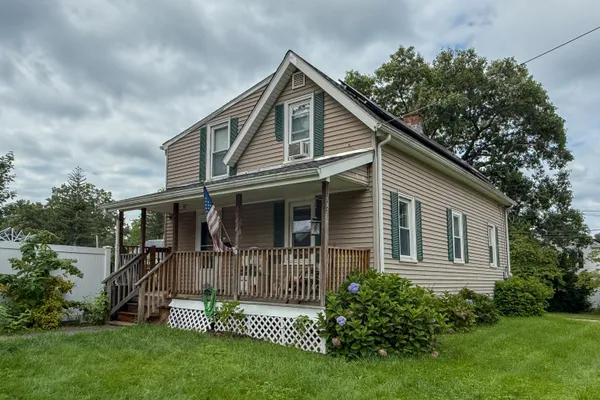 182 N ELM ST