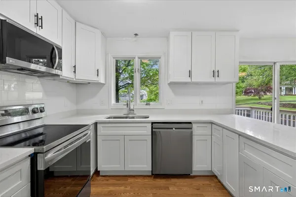 492 LONG HILL RD