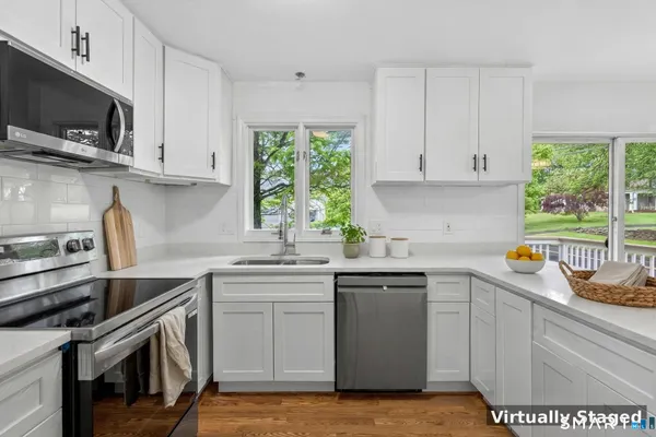 492 LONG HILL RD