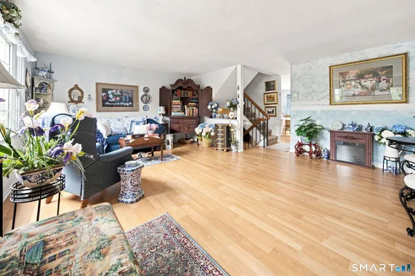 774 LONG HILL RD 774