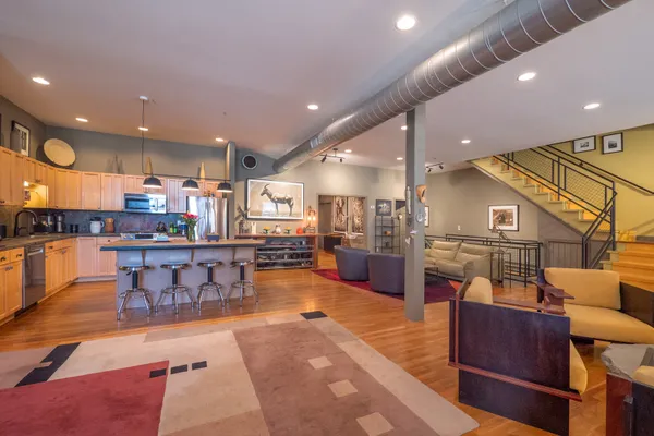 325 LAFAYETTE ST 9105