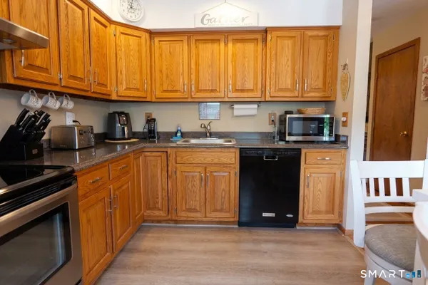 6 JUNIPER CIR 6