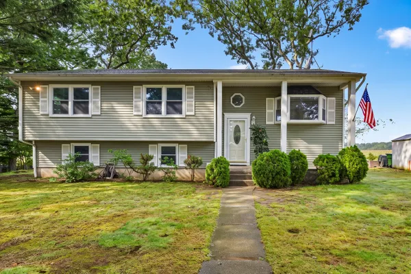 71 KNOLLWOOD DR